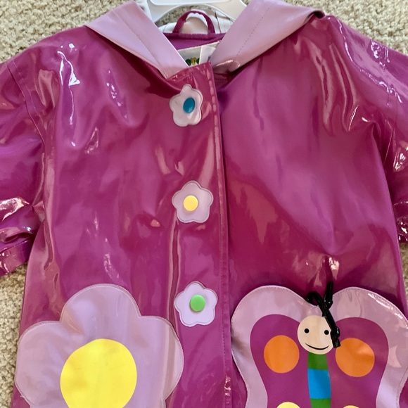 Kidorable Little Girl’s Hooded Purple Butterfly Raincoat Size 4T - Picture 5 of 8